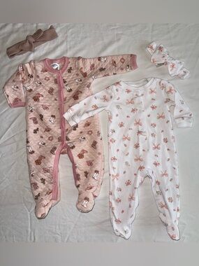 2/$15 Girl Footie Sleepers 3-6M | Little Beginnings & Mikey & Lottie